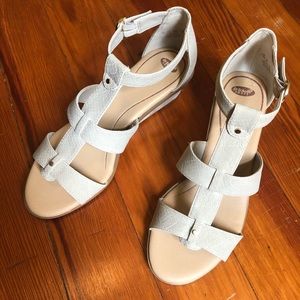 Dr. Scholl’s beige wedge sandals
